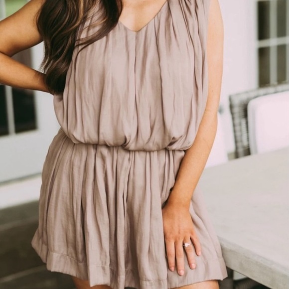 Romper - Picture 2 of 7